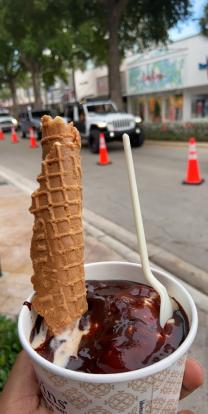 Kilwins Ice cream and fudge. New Orleans praline hot fudge sundae $7 #food 2020
