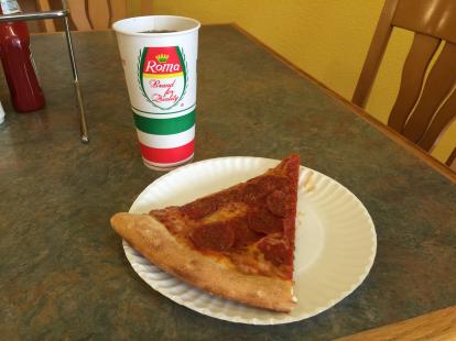 Zia pizza. Slice of pepperoni and large drink for $3.50. Excellent deal. Quick service.