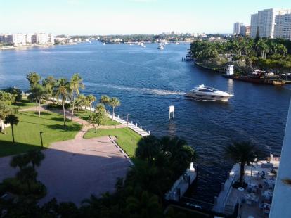 One of many nice yachts in Boca Raton