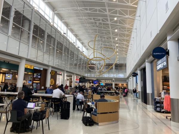 Charlotte Airport Shake Shack Potbelly