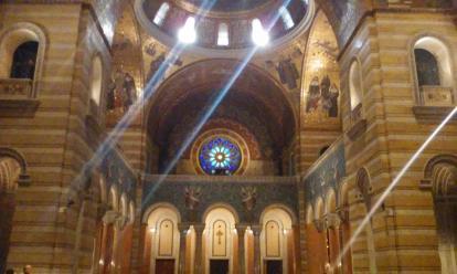 Cathedral Basilica Saint Louis looking towards the back