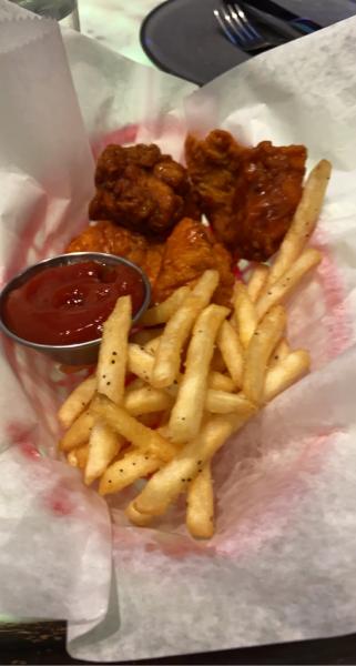 Batch Wings Buffalo Sauce All you can eat $15 on Mondays #food