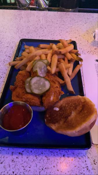 Nashville Hot Chicken at American Social #food 4/5
