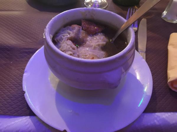 Le Marathon Restaurant Paris 3 course meal for 10 euros #food French onion soup 