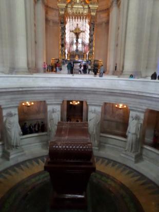 Napoleon Bonaparte's Tomb is at the lower level and the upper level has an altar with 