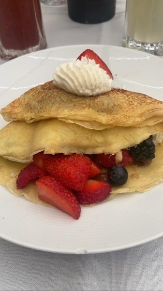 Jaya at the Setai Sunday brunch $95 2022 crepe with berries and Nutella  #food 