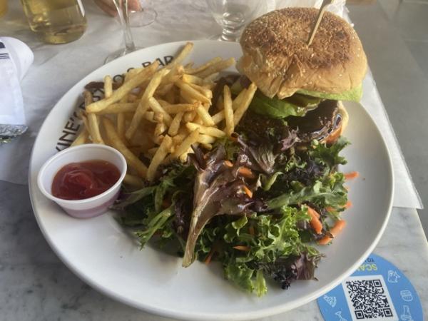 California burger at Maxineâ€™s $13 #food Miami Beach 