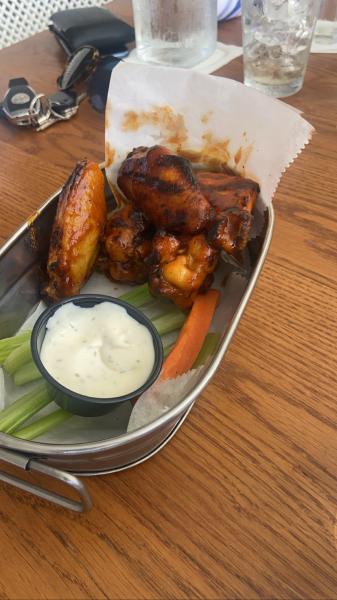 Bayshore Club wings excellent #food 2022